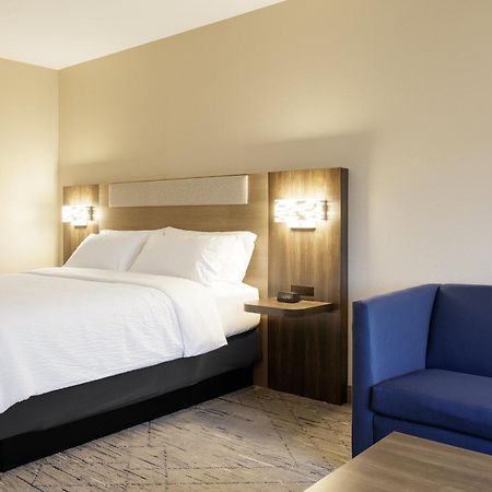 Holiday Inn Express Newton By Ihg Exterior foto