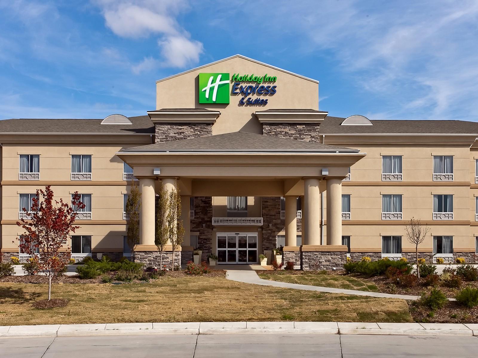 Holiday Inn Express Newton By Ihg Exterior foto