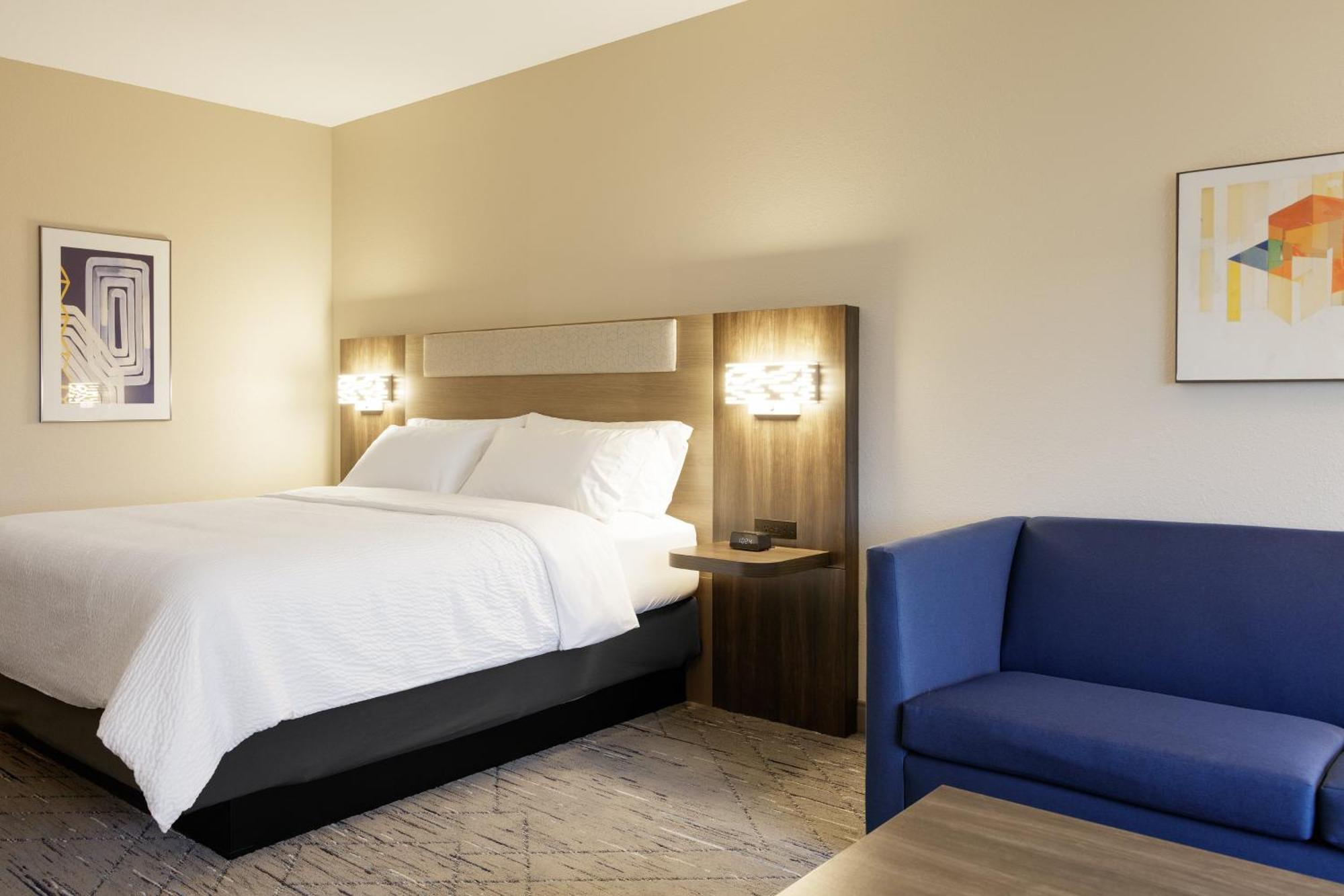 Holiday Inn Express Newton By Ihg Exterior foto