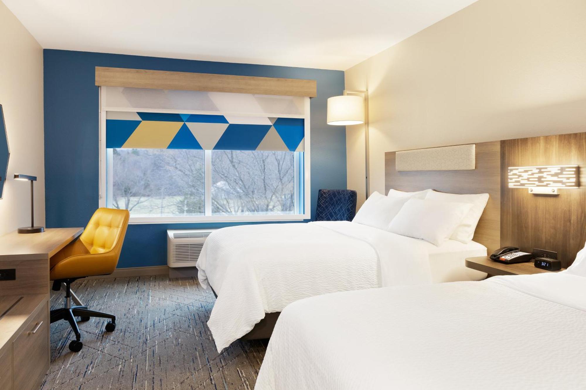 Holiday Inn Express Newton By Ihg Exterior foto