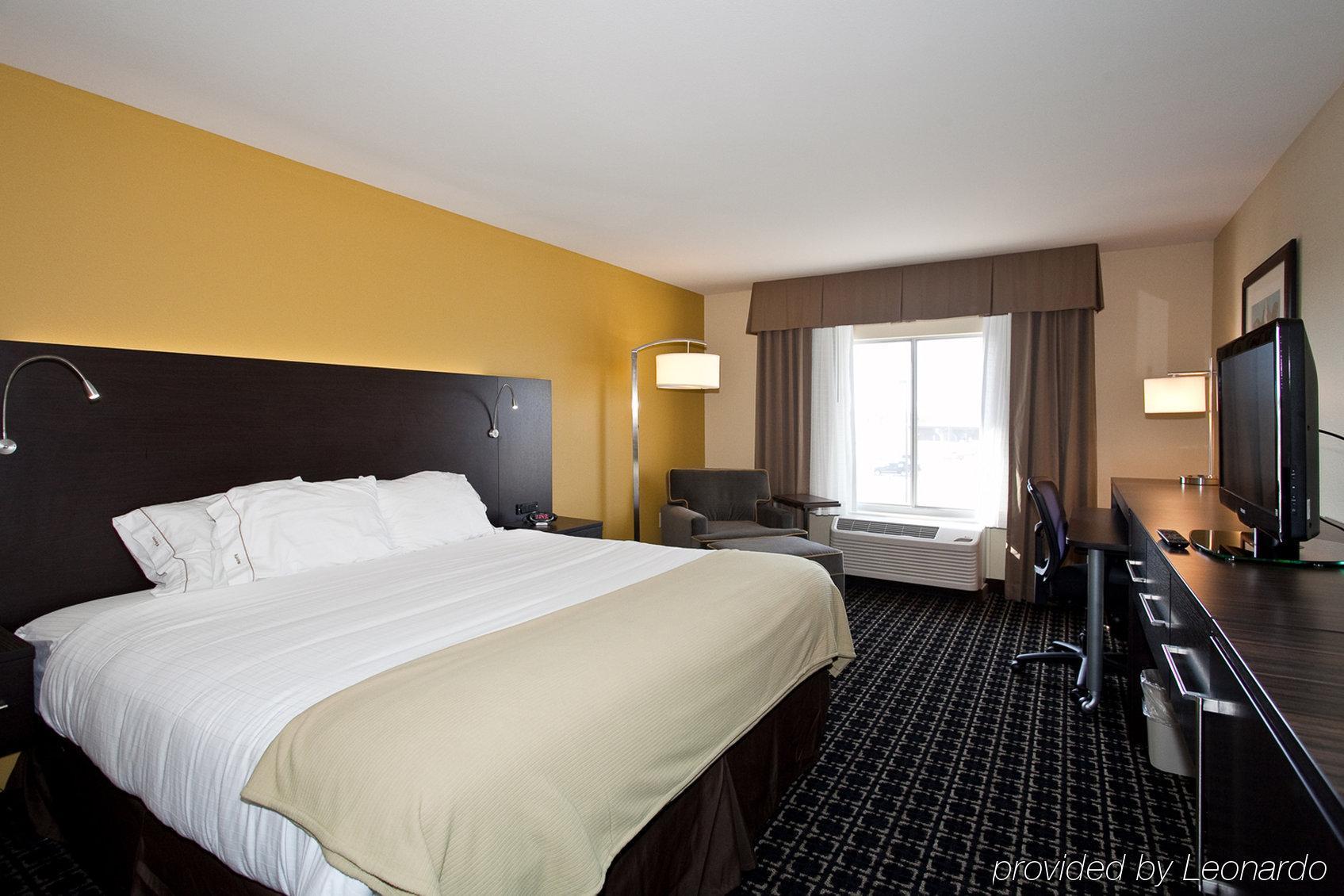 Holiday Inn Express Newton By Ihg Exterior foto